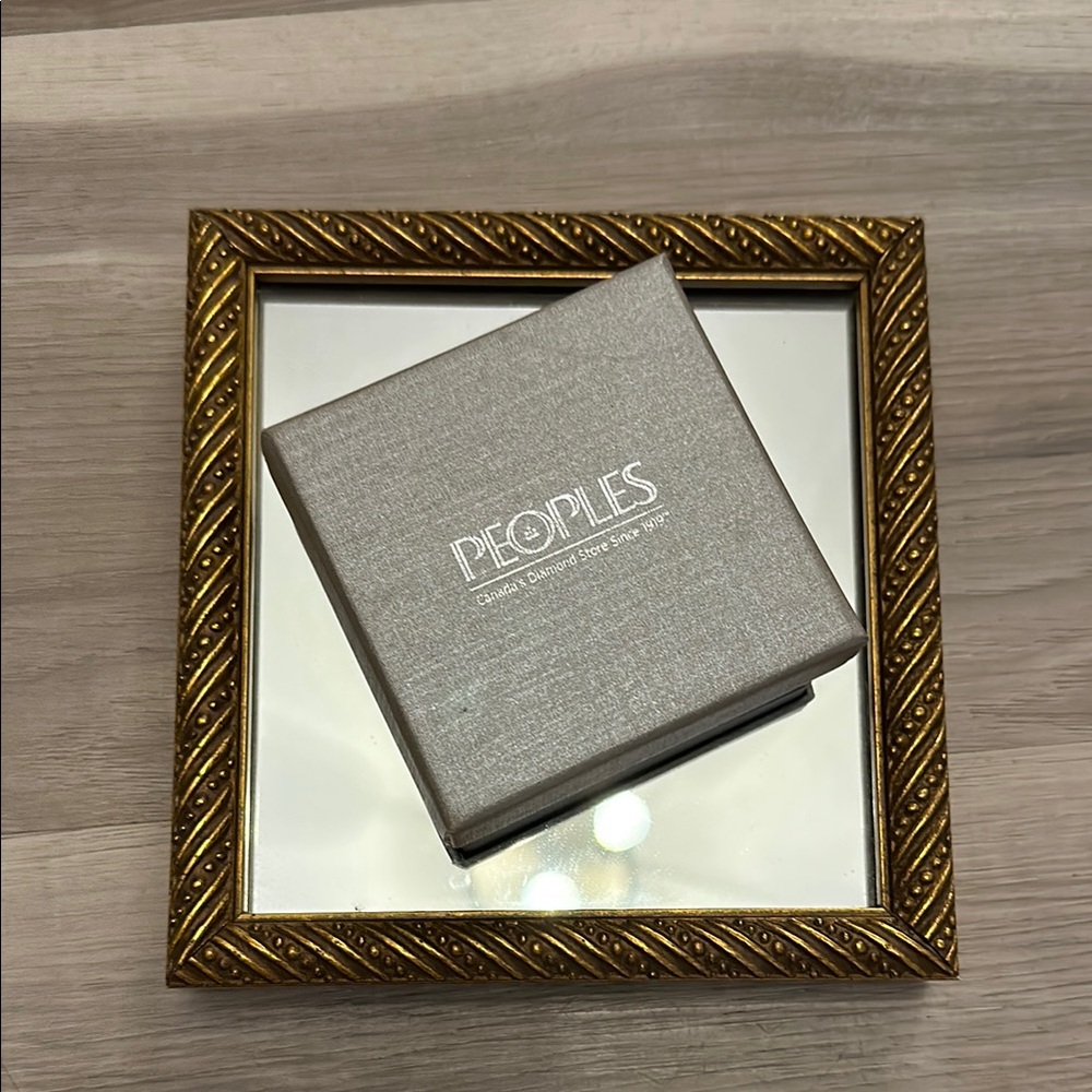 Free ✨ Peoples Jewellers Decorative Gift Silver Box